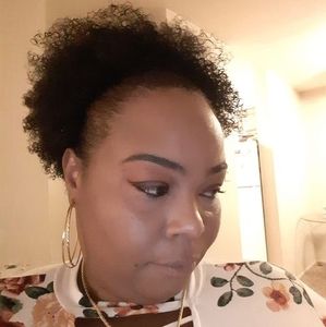 Meet your Posher, Jade